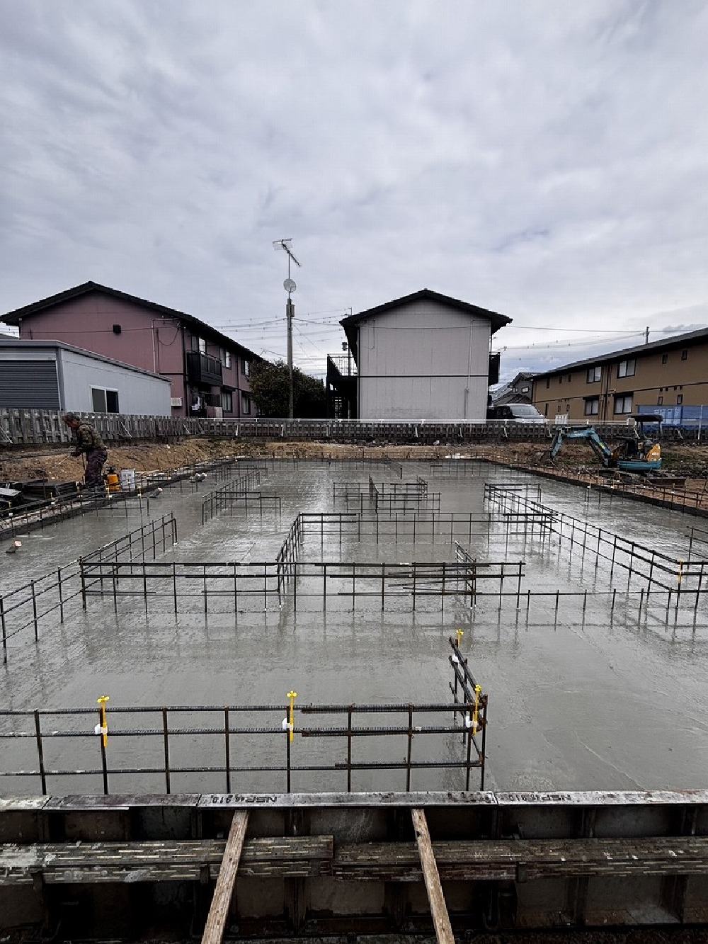 基礎工事開始！