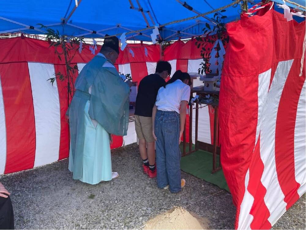 家族の思いを込めた地鎮祭