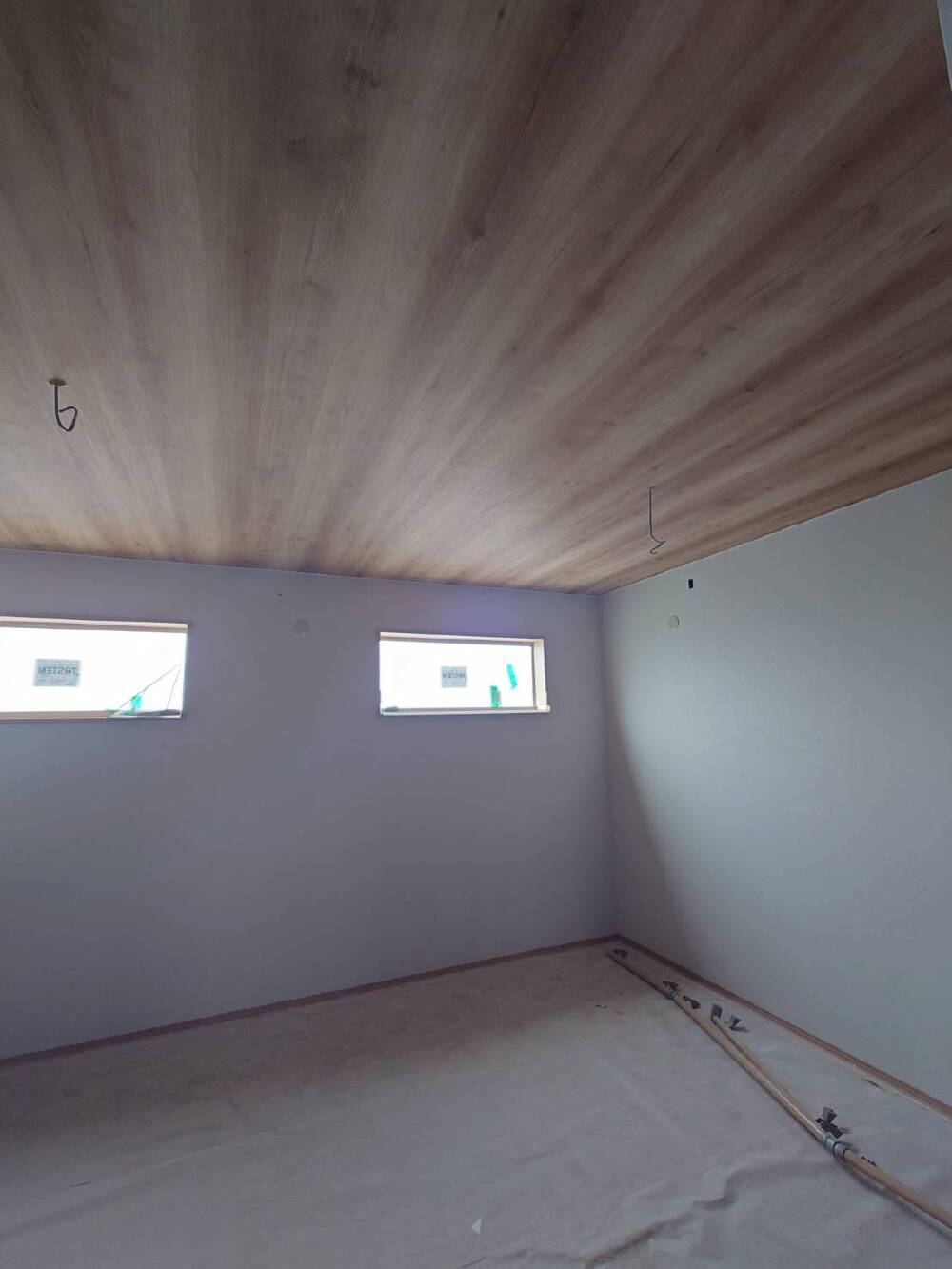 クロス工事に入りました