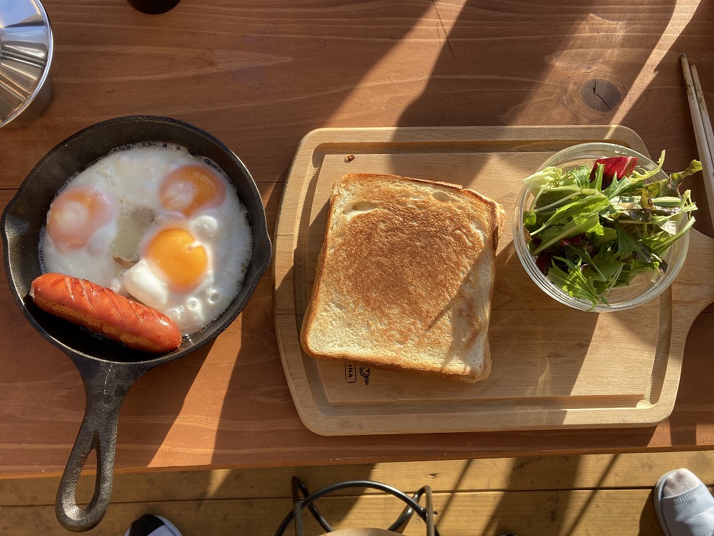 朝食